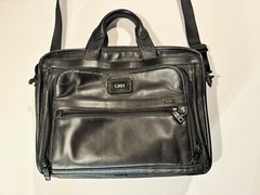 TUMI At A Glance Organizer Brief Case Leather 12.25&Prime; x 16&Prime; x 5&Prime;