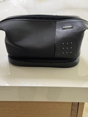 TUMI ACCESSORIES BLACK ZIPPER BAG AND BOTTOM ZIPPER FOR SPLIT OF INDIVIDUALISM