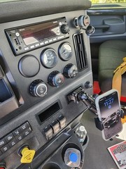 Smash Mount FL, Freightliner Cascadia Phone Holder Kit 2018 HD Phone Mount Kit