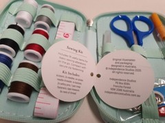 Bees & Botanicals Collection Blue Daisy & Bee Design Travel Sewing Kit MIB