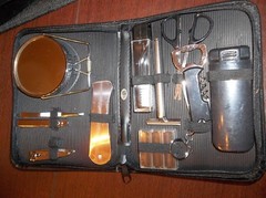 Men&rsquo;s Black Zipper Close Travel Kit w/ 11 items very flat and compact NICE!