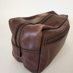 Mark & Graham Chocolate Everyday Leather Travel Bag Pouch NWOT Free Ship « D/M »