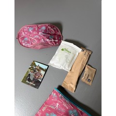 United Airlines Reyn Spooner Amenity Kit Pink Hawaiian Print First Class Travel