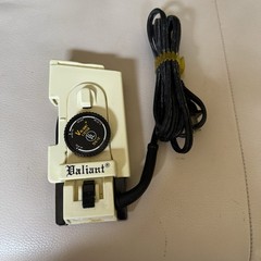 Vintage Valiant Mini Travel Iron, Folding Handle, Dual Voltage 120V 240V, USA