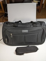 Eddie Bauer Black Travel Toiletry Bag Tool Overnight Zippered Pockets Strap Used