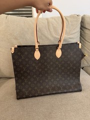Louis Vuitton Monogram Large Tote Brown Gold Hardware Zip, Pouch, Strap Pockets