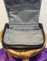 Travelon World Travel Essentials Hanging Toiletry Case Lots of Room NEW no tags
