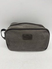 PORTAGE TRAVEL GEAR Shower Toiletries Overnight Bag Compartments Pouch Zip