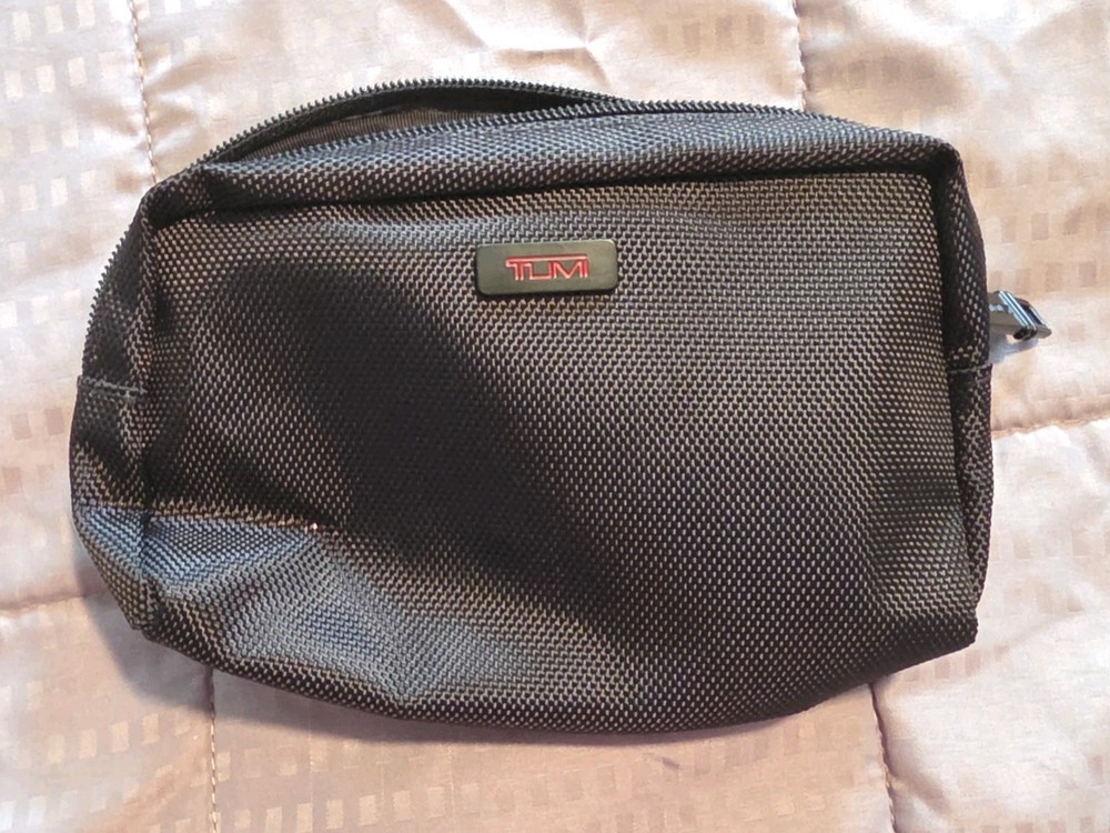 TUMI for Delta Small Black Zip Textured Pouch. Bag Only EUC