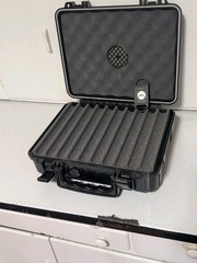 Xikar 30 Cigar Travel Humidor Case – in good condition (black) & Cutter