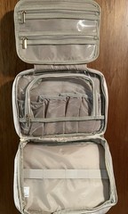 Paris Hilton Hanging Toiletry Bag – Beige – New With Tags – 11&Prime; x 7.87  » x 3.14&Prime;