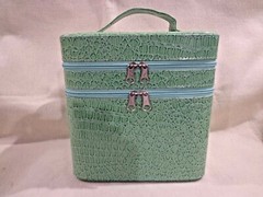 LIGHT GREEN COSMETIC BAG SNAKE SKIN PATTERN