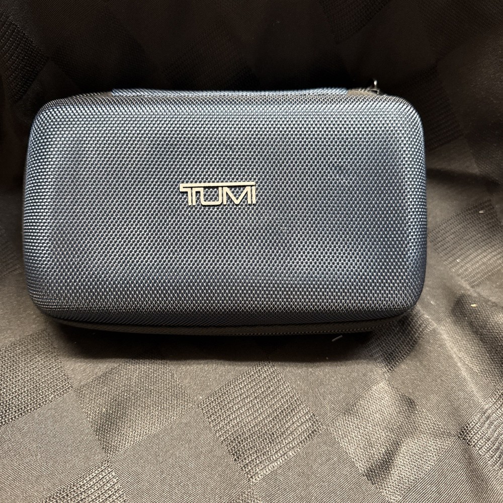 TUMI for Delta Hard Case Shell Travel Kit See Description (0338)