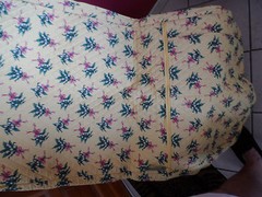 Vera Bradley garment bag in retire Yellow ribbon Hope pattern