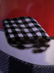 Treksafe Automotive 12v Heated Travel Blanket Black & White Check NEW.