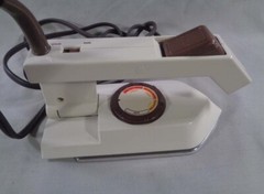 Norelco Folding Travel Iron Model Mini T165 w/ Bag and Instructions
