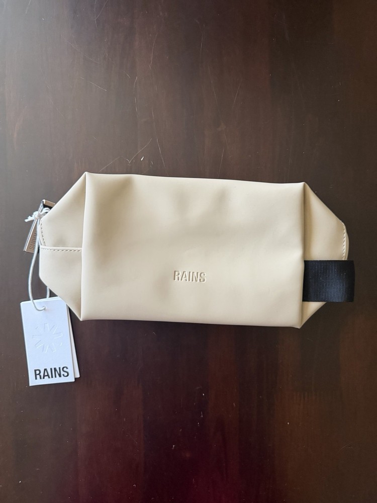 RAINS Wash Bag Small Sand Travel Organizer Toiletry Dopp Kit Makeup Case