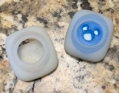 Disney Magicband 2 Puck Holder (2pack- Clear glow in the dark) by Bitbelt