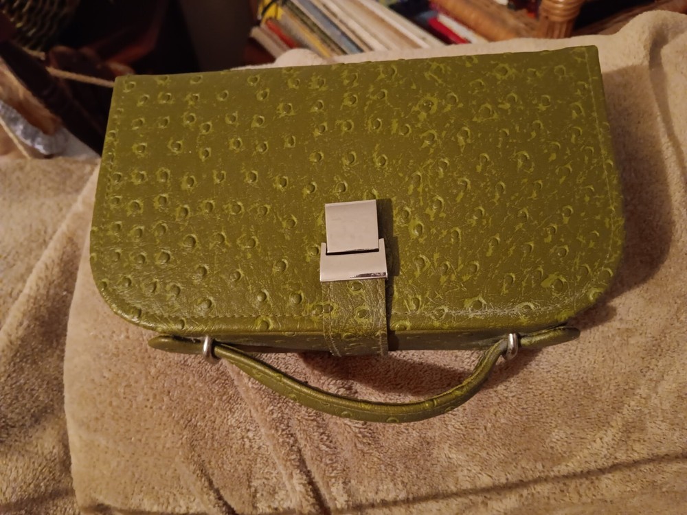 Vintage Hard Shell Luggage Toiletry Bag Green – With New Contents 8&Prime; X 4.5&Prime; x 2