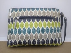 Large Kalencom Cosmetic Toiletry Travel Bag Leaf Design Wristlet 10×7.5×2