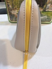 AMERICAN AIRLINES BUSINESS CLASS COLE HAAN AMENITY BAG GRAY / YELLOW