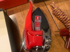 VINTAGE JET TRAVEL IRON 110V 250W NEW IN BOX