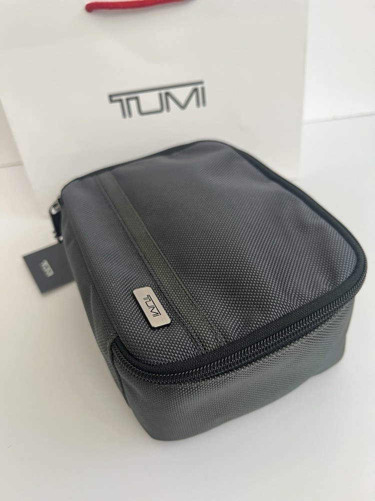 Tumi Seal Grey Cube Travel Pouch Accessory Zipper Bag