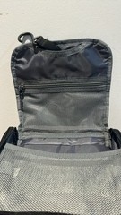 Travelon World Travel Essentials Hanging Toiletry Case Lots of Room NEW no tags