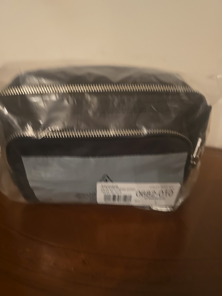 Calvin Klein Utility Dopp Kit
