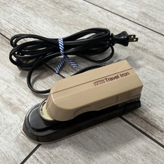 Vintage Hartman Deluxe 6 Inch Travel Iron TI-1 120V-240V Brown & Tan Works