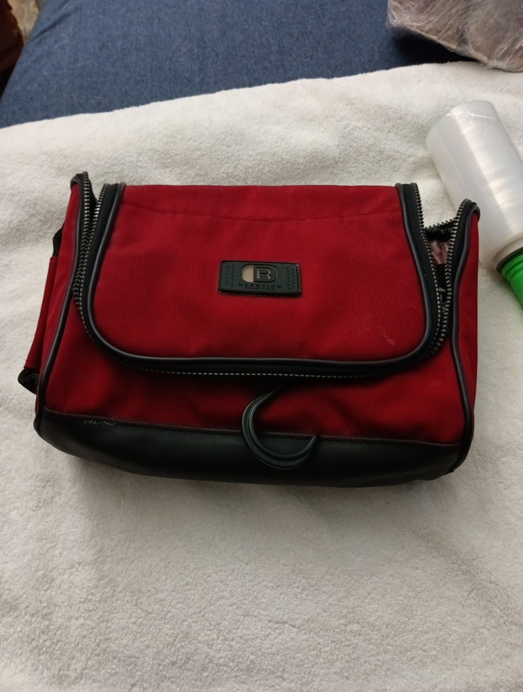 Kenneth Cole Reaction Men Canvas Red Hanging Travel Toiletry Bag Zip Handle NWT