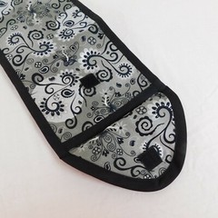 Handmade Heat Resistant Curling Iron Flat Iron Holder Travel Bag Black White