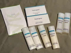 Nuetrogena Travel Shampoo Conditioner Soaps