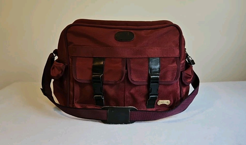 Universal Trav-Ler Travel Bag Carry On Tote Zippered Pockets Maroon 17&Prime;x 12&Prime; Vtg