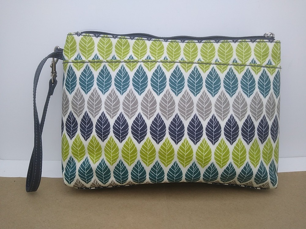 Large Kalencom Cosmetic Toiletry Travel Bag Leaf Design Wristlet 10×7.5×2