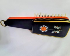 Vintage 1970s Brush W/Manicure & Sewing Kit