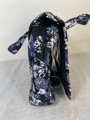 Vera Bradley floral Purple black Hanging Travel Organizer Toiletry Bag make up