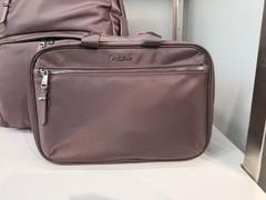 NEW TUMI Voyageur MELISSA Zippered Cosmetic Toiletry Bag – MOUNTAIN BERRY