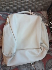 DEZI PACK IT ALL Multi Purpose Toiletry Hanging Travel Bag Cream Soft Side NWT