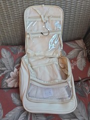 DEZI PACK IT ALL Multi Purpose Toiletry Hanging Travel Bag Cream Soft Side NWT