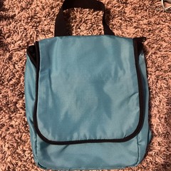 L.L. Bean Traveler Toiletries Organizer Bag Teal with Hanger – Great Condition!