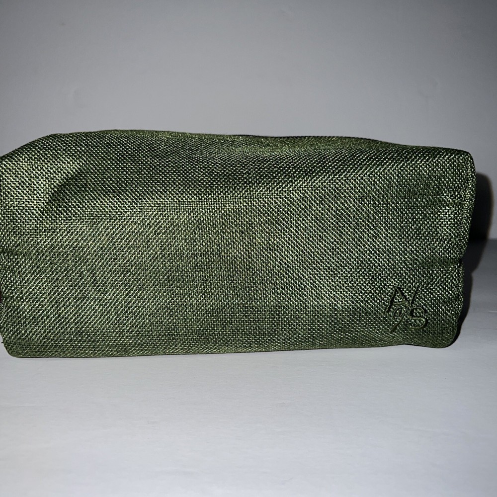 The Art of shaving Emerald travel toiletries bag, Morris Park Razor & Cartridges