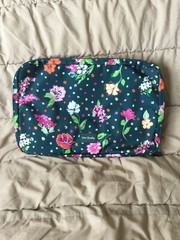 Vera Bradley Hanging Travel Toiletry Bag – Pre-owned