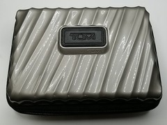 Tumi Delta Airlines Cosmetic Toiletry Amenity Hard Case Silver Gray Zip Around