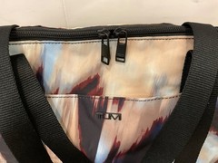 NEW TUMI Voyageur JUST IN CASE Packable 23.0” Tote Bag – SEOULITE PRINT
