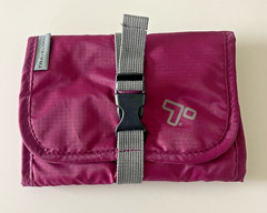 Travelon Organizer Accessory Technology Maroon 43134-170, Holds Cords. NEW