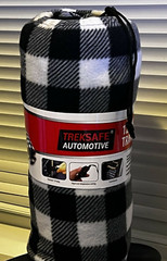 Treksafe Automotive 12v Heated Travel Blanket Black & White Check NEW.