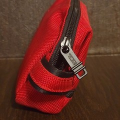TUMI Travel Kit Medium Accessory Pouch Bag Kit Toiletry Red with Black Trim *