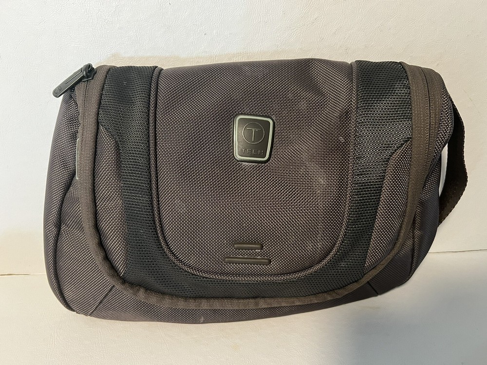 Tumi T-Tech Deluxe Hanging Toiletry Bag Travel 11.5” X 9.25&Prime; Gray
