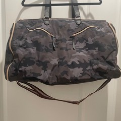 Stella And Dot Lady Boss Travel Bag Camo Duffle NWOT